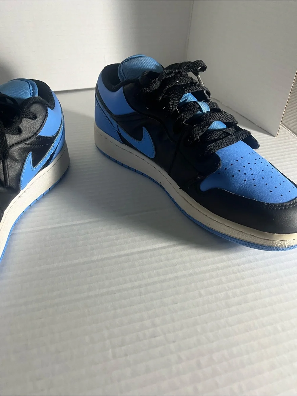 Nike Kids Low Top Sneakers in Black and Light Blue